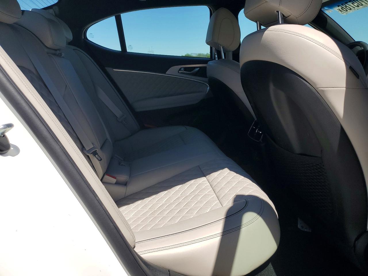 Genesis G70 3.3t Standard