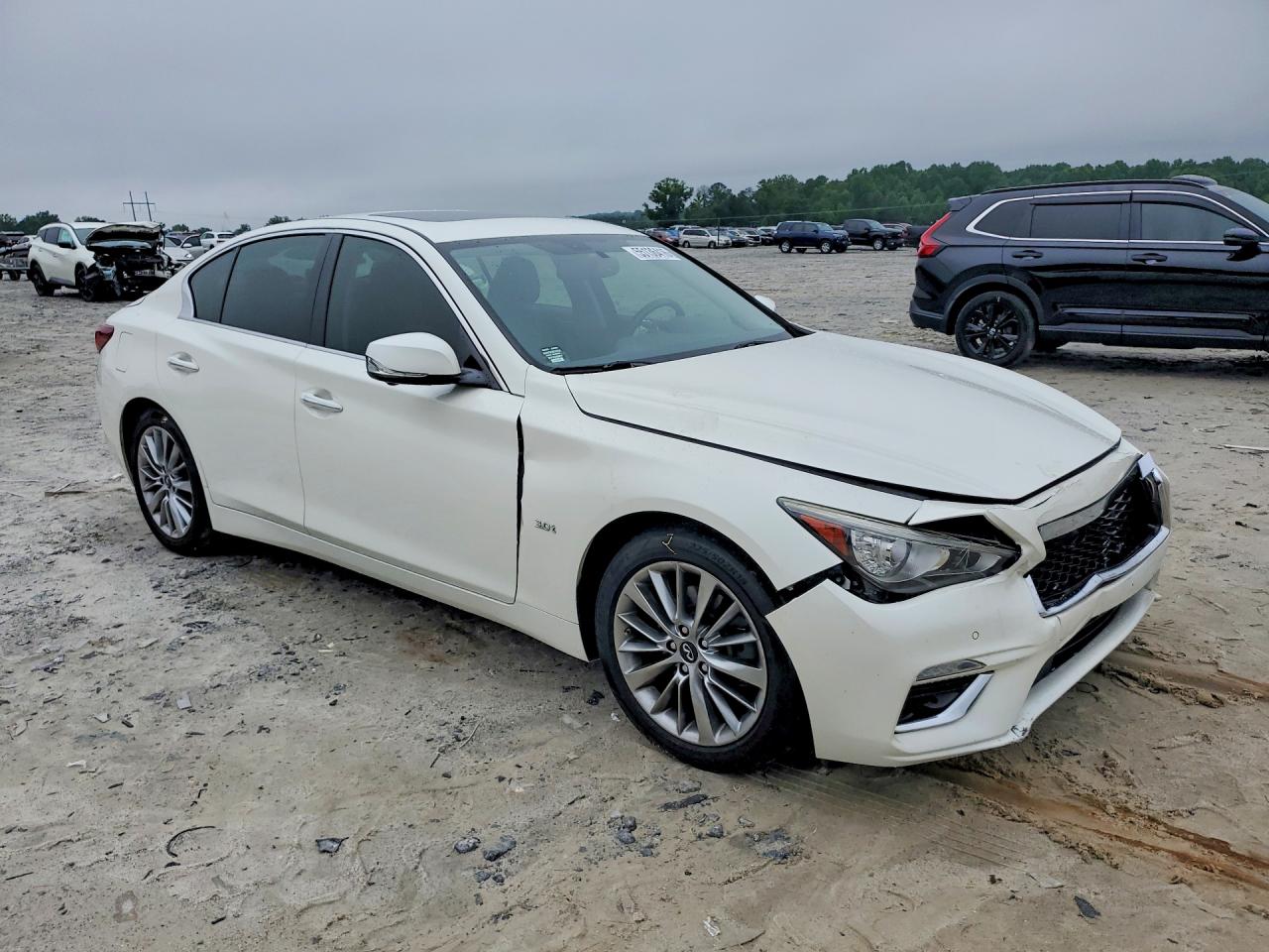 INFINITI Q50 3.0t Luxe