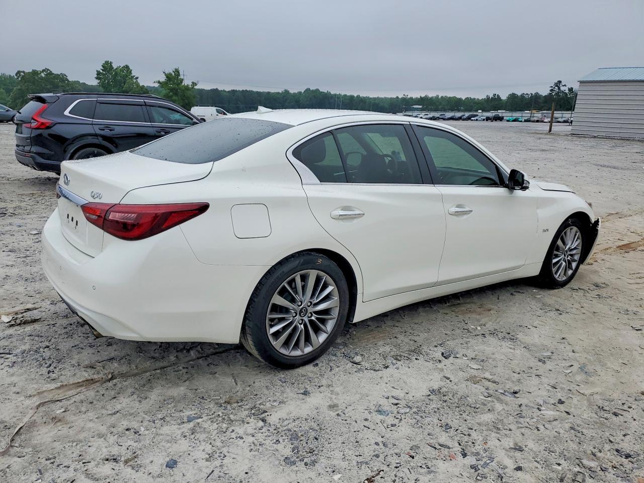 INFINITI Q50 3.0t Luxe