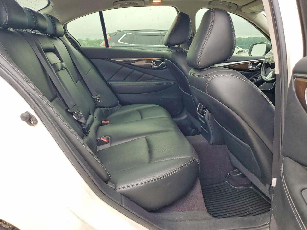 INFINITI Q50 3.0t Luxe