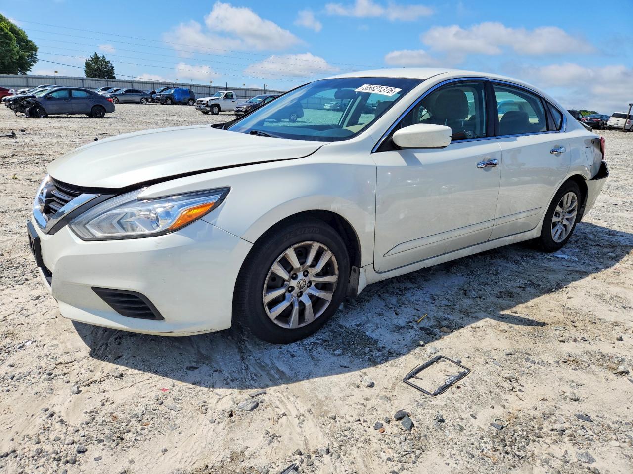 Salvage Nissan Altima Image