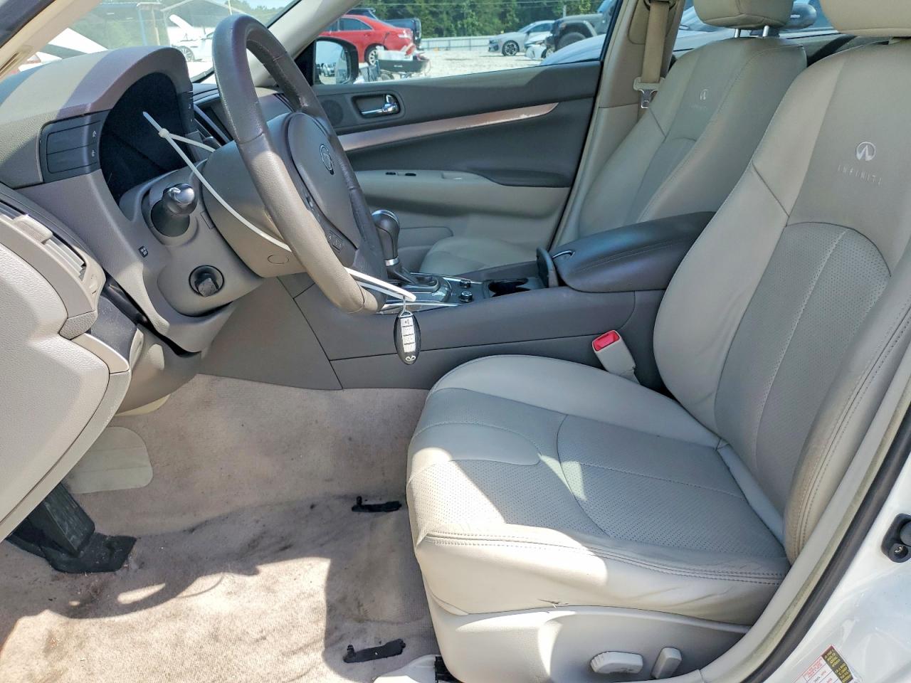 INFINITI G37 Journey