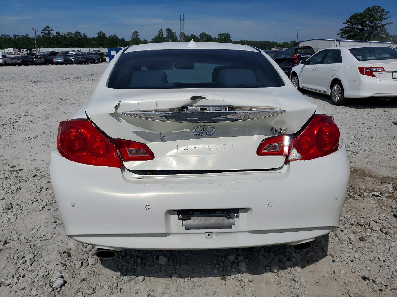 INFINITI G37 Journey