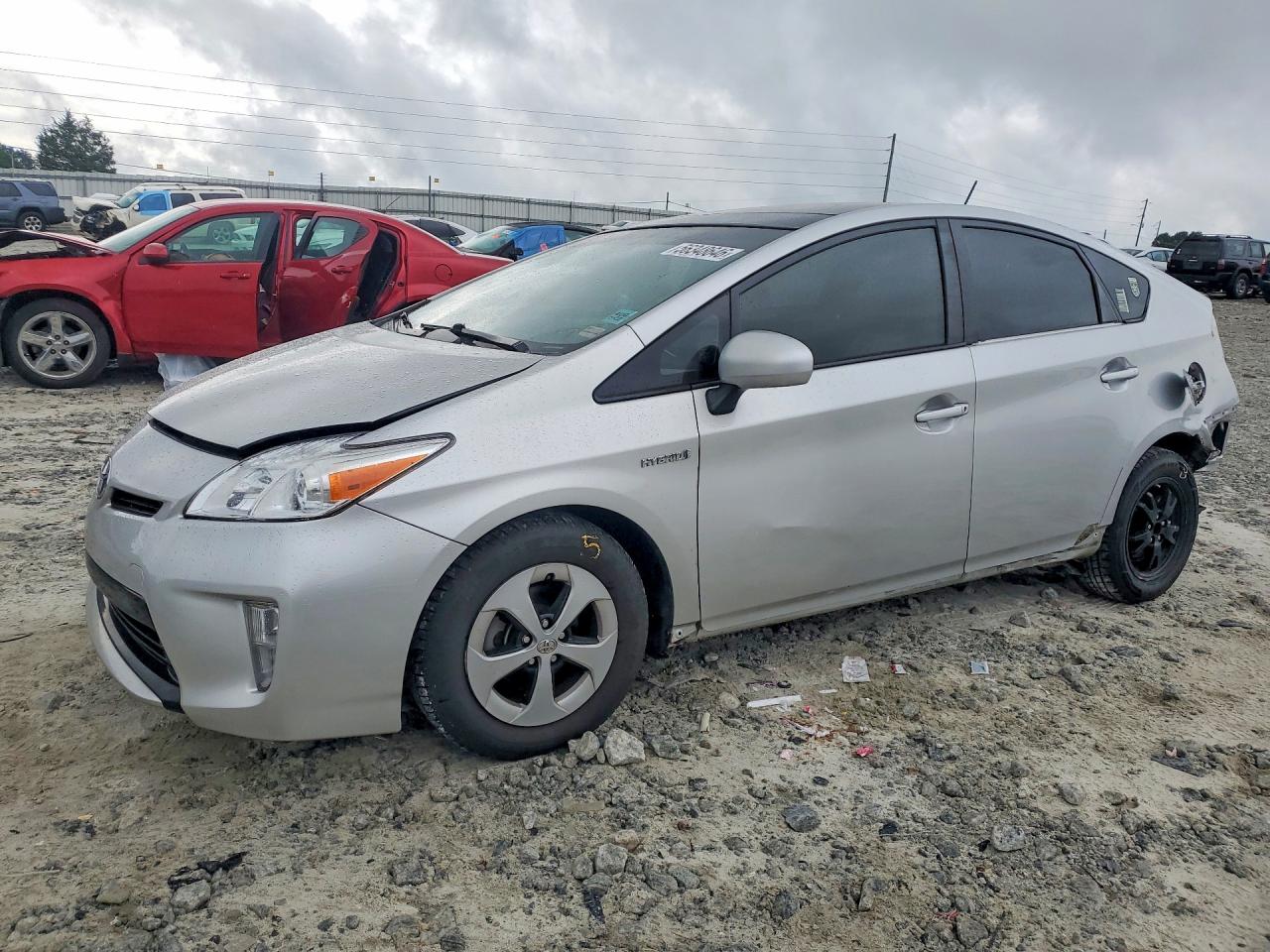 Salvage Toyota Prius Image