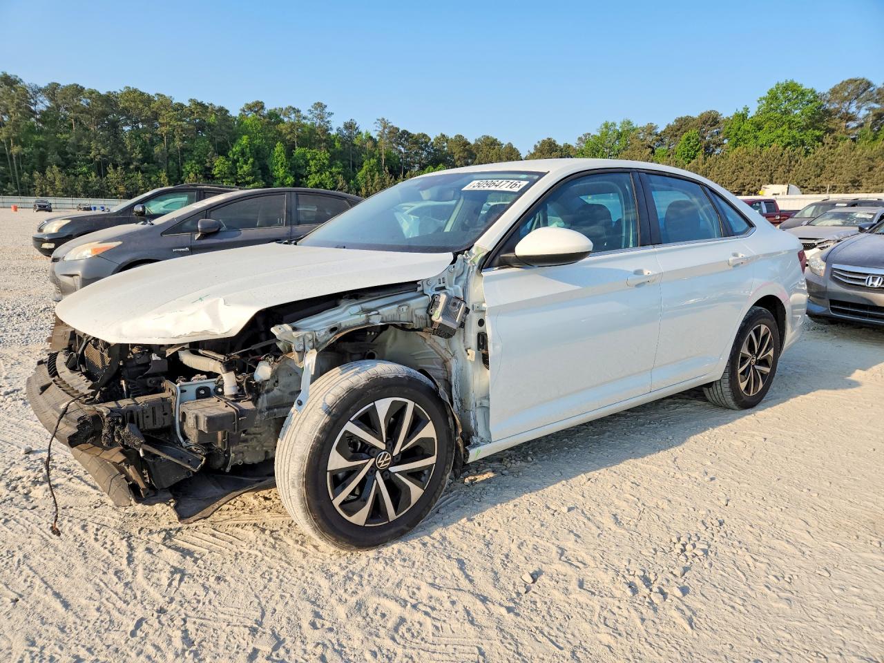 Salvage Volkswagen Jetta Image