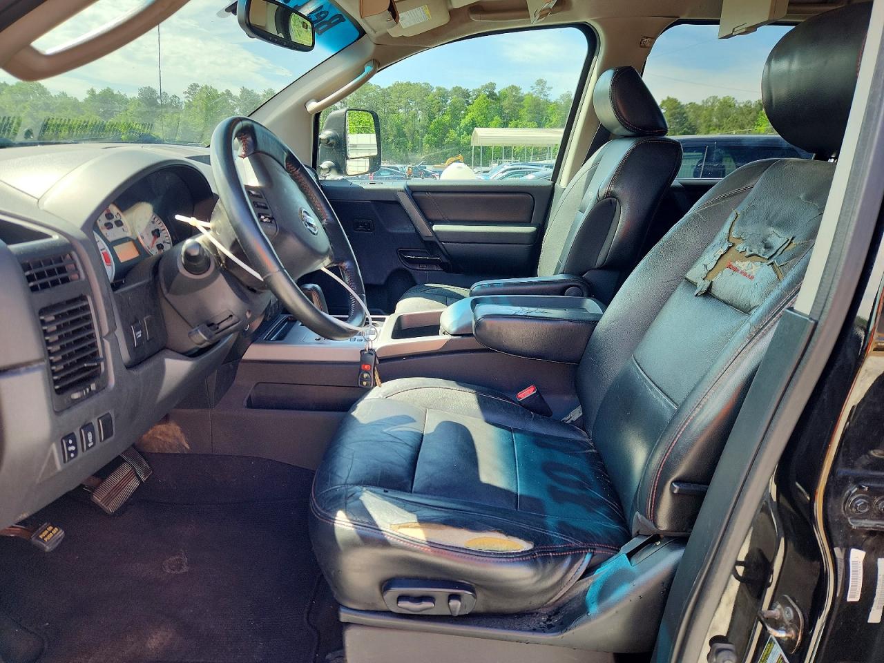 Nissan Titan Sv