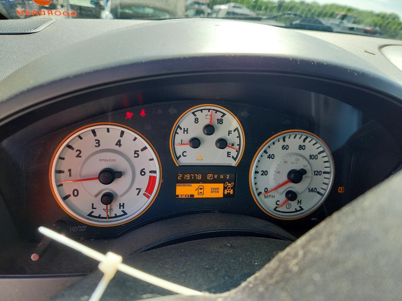 Nissan Titan Sv