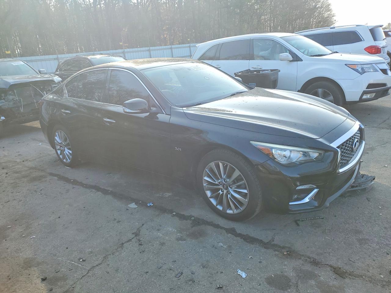 INFINITI Q50 Luxe