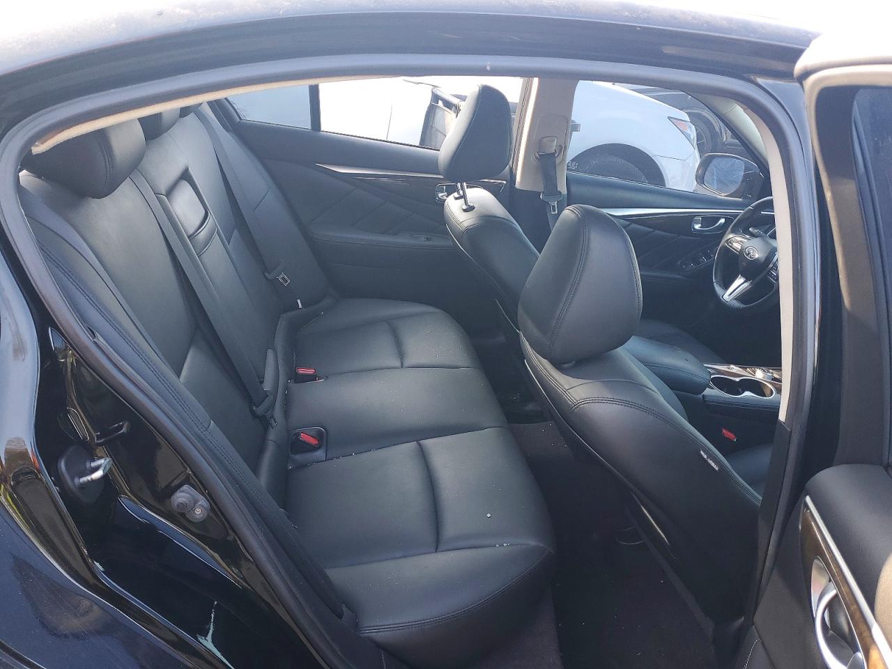 INFINITI Q50 Luxe