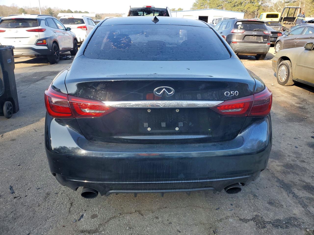 INFINITI Q50 Luxe