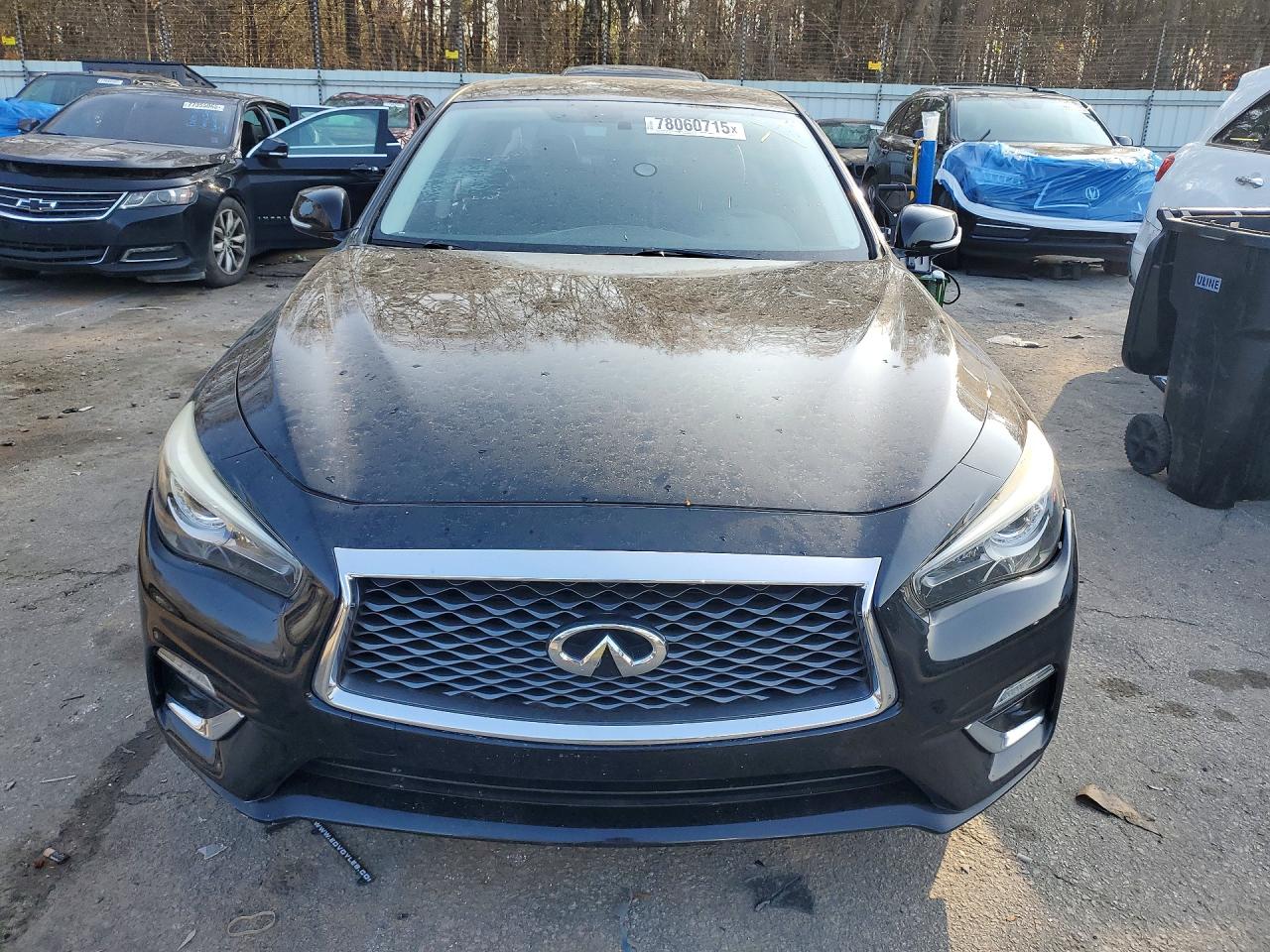 INFINITI Q50 Luxe