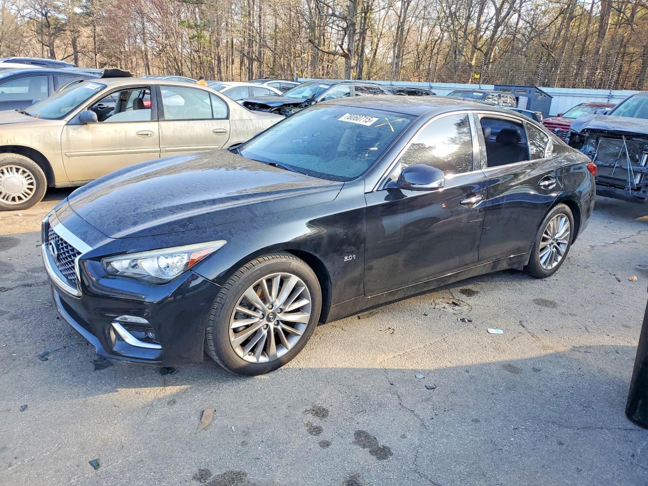 Salvage INFINITI Q50 Image