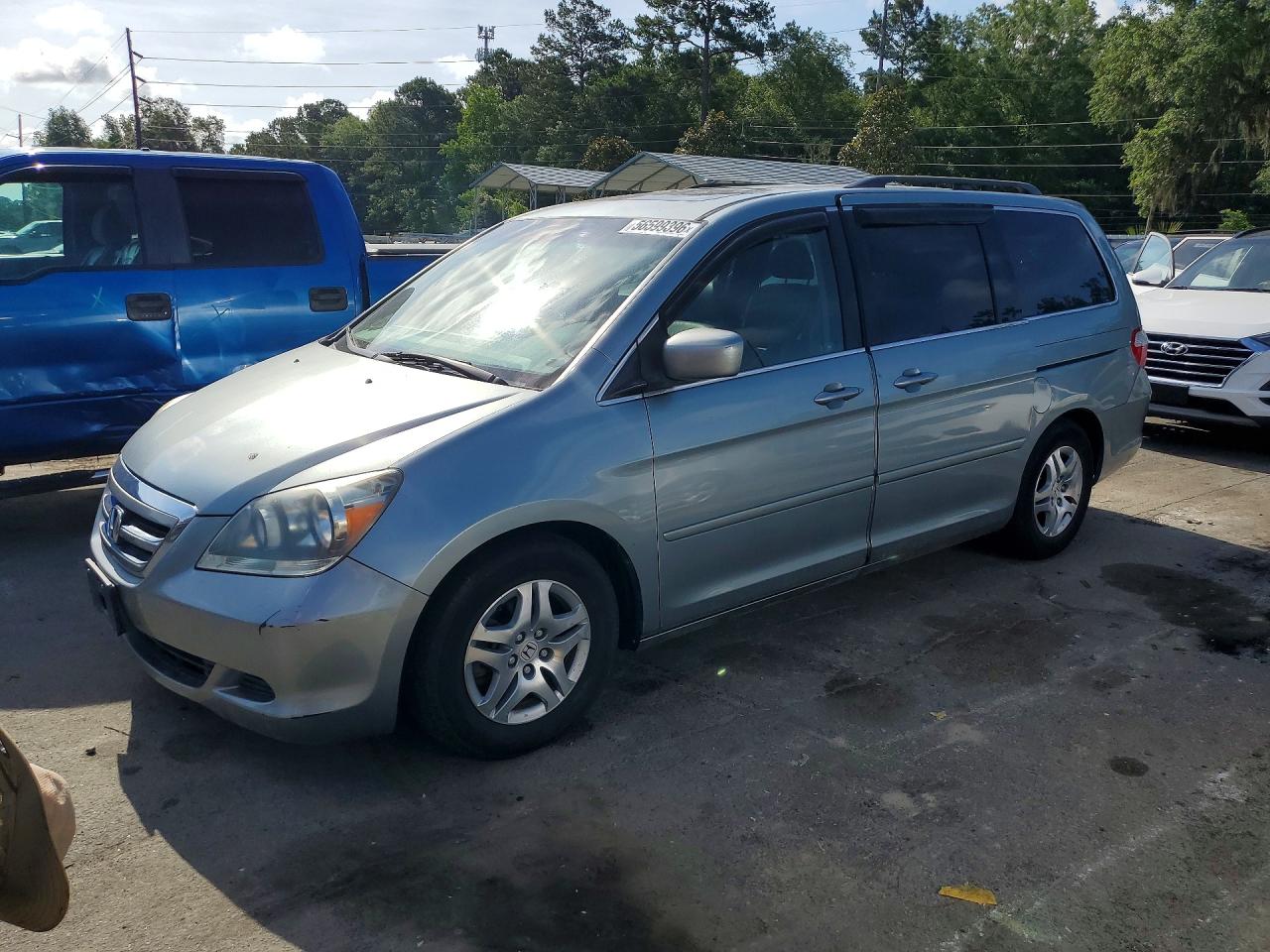 Salvage Honda Odyssey Image