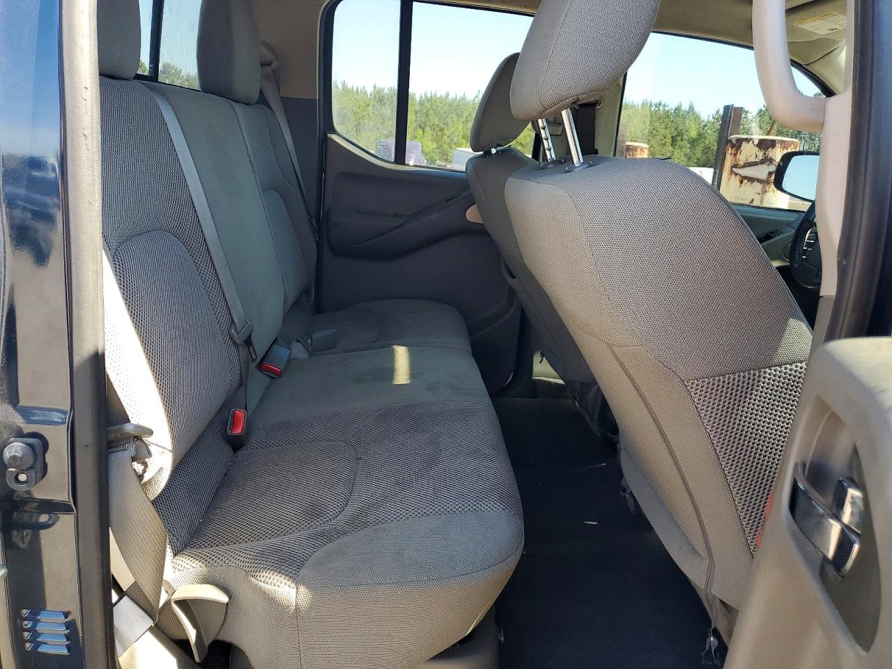 Nissan Frontier S