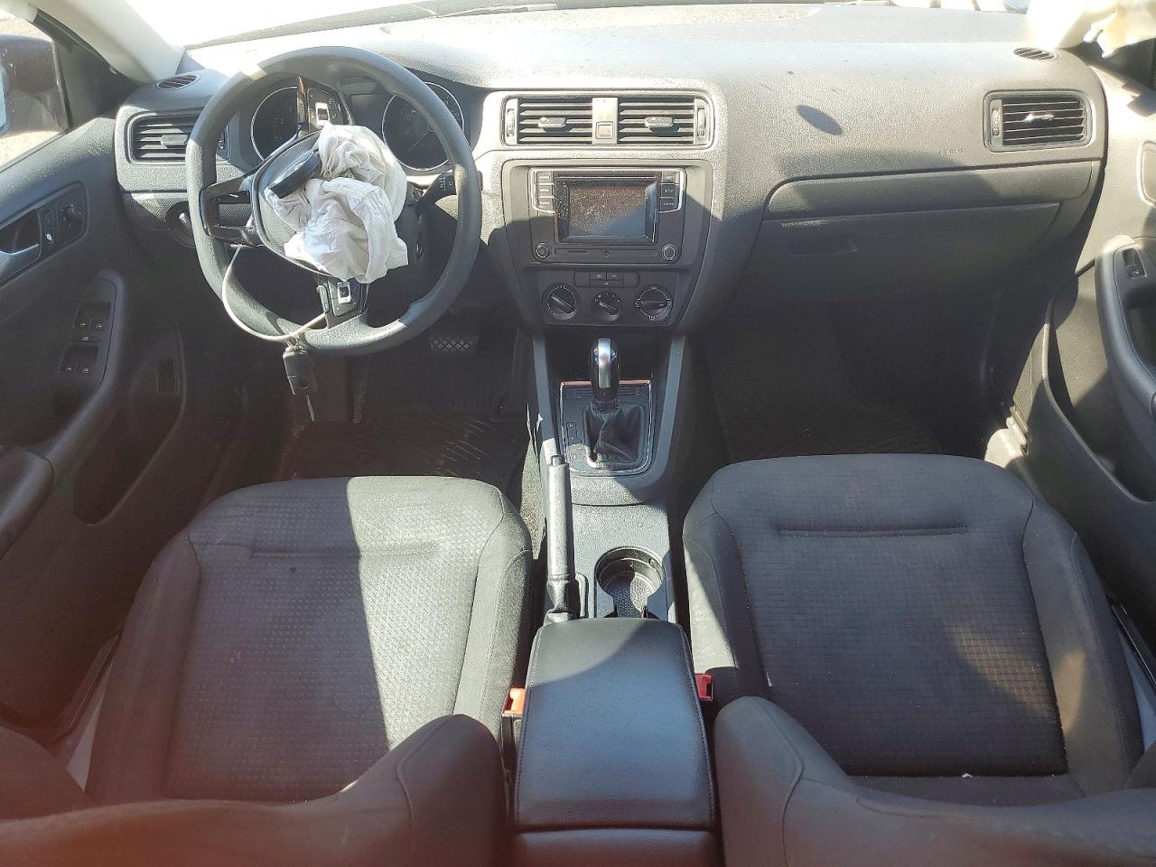 Volkswagen Jetta S