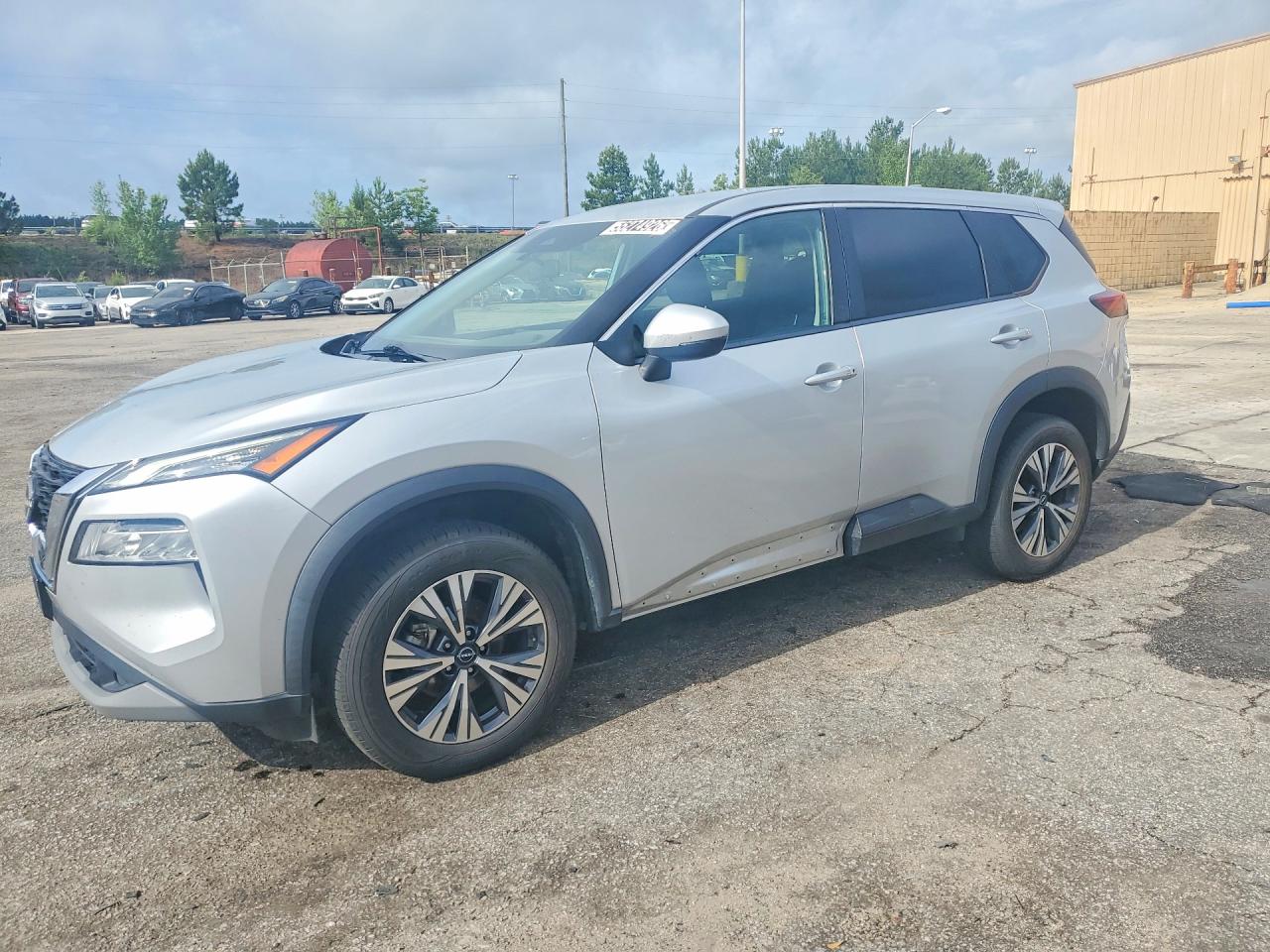 Salvage Nissan Rogue Image