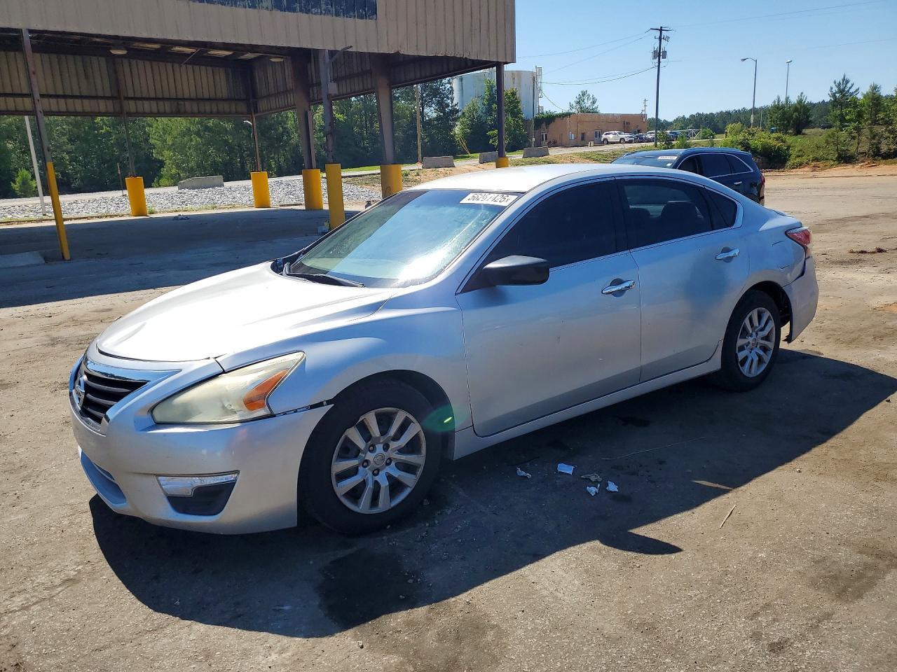 Salvage Nissan Altima Image
