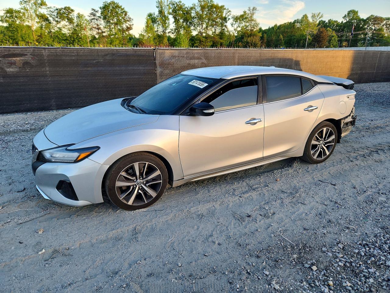 Salvage Nissan Maxima Image