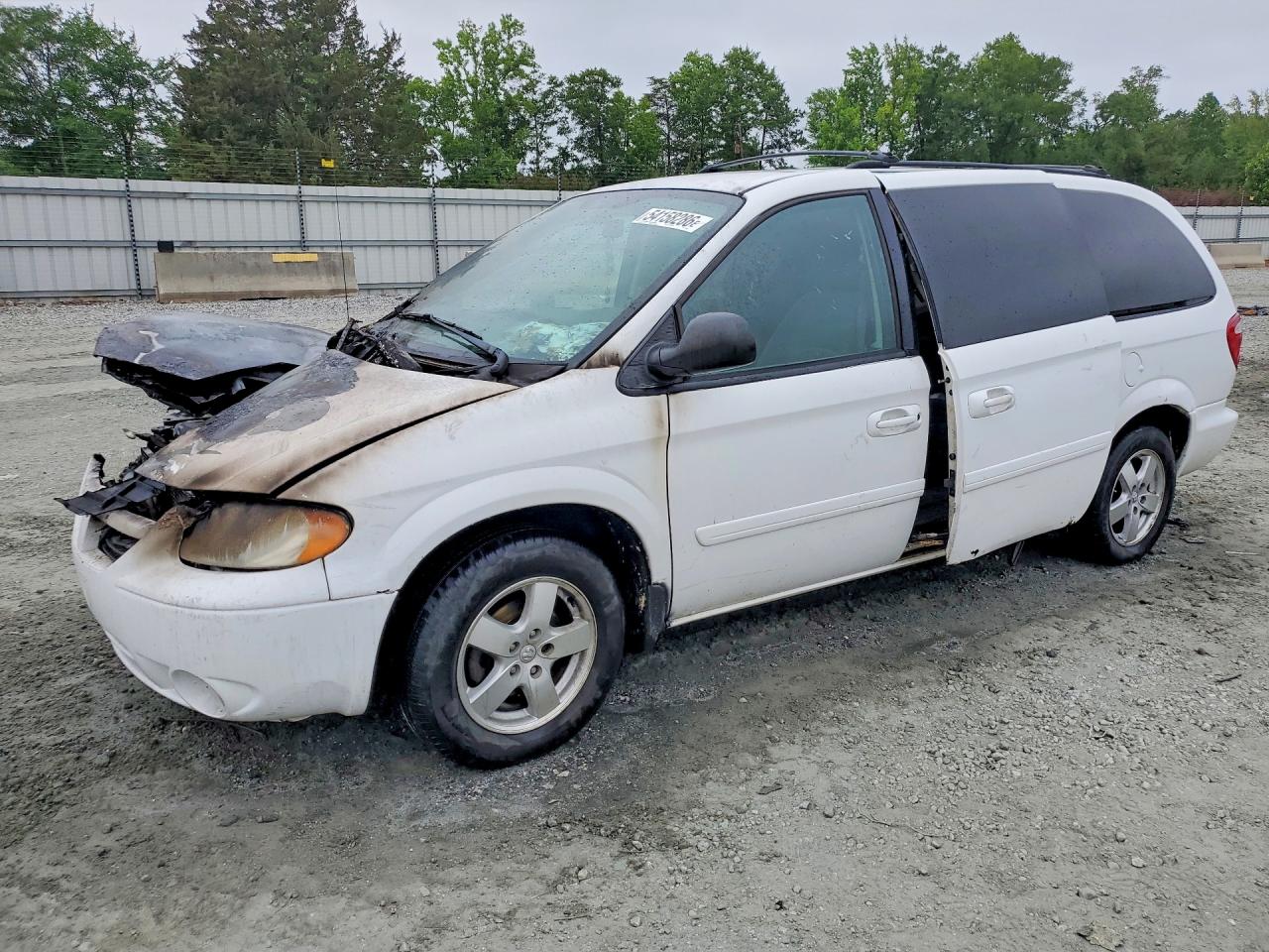 Salvage Dodge Caravan Image