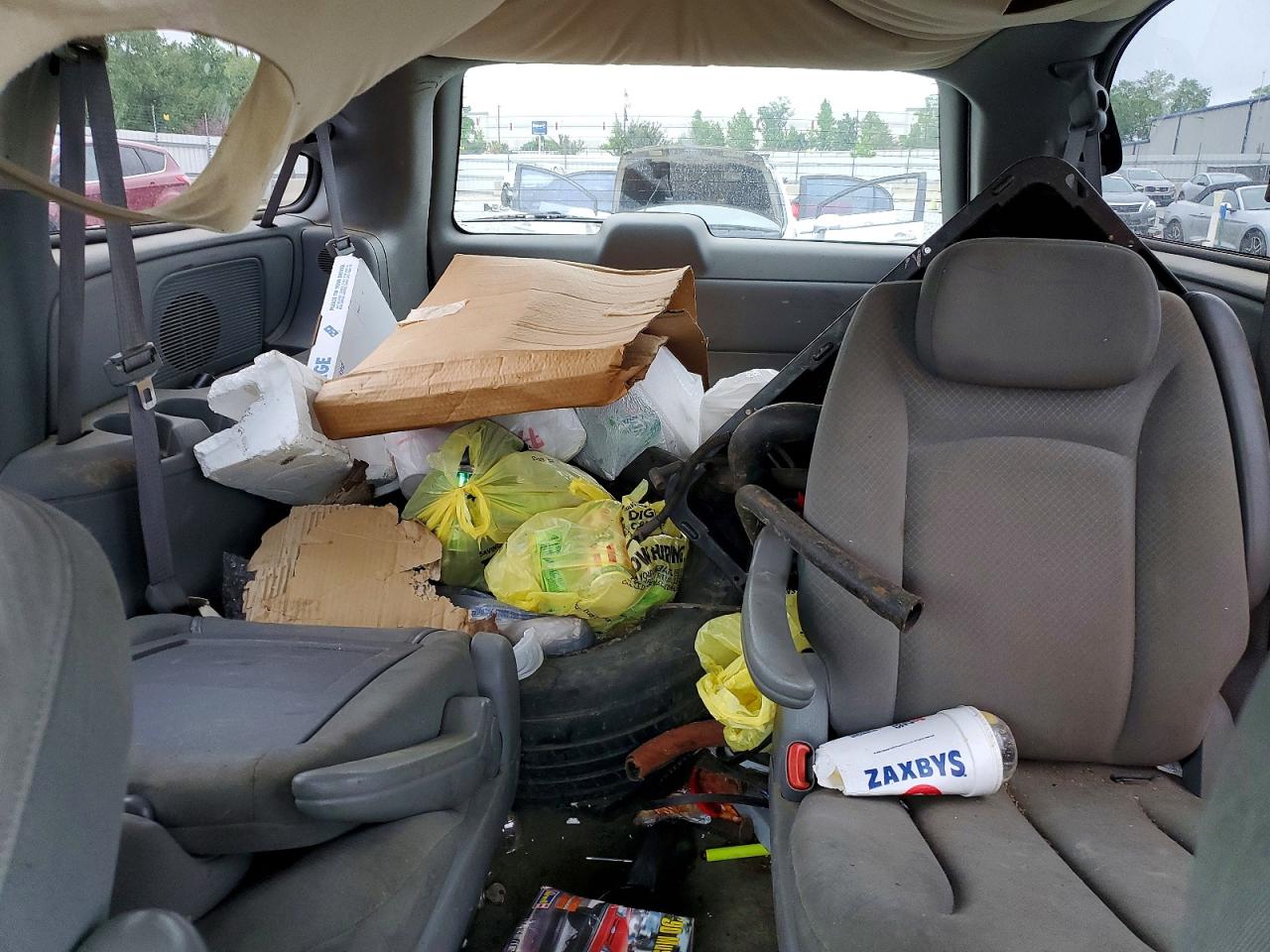 Dodge Caravan Sxt