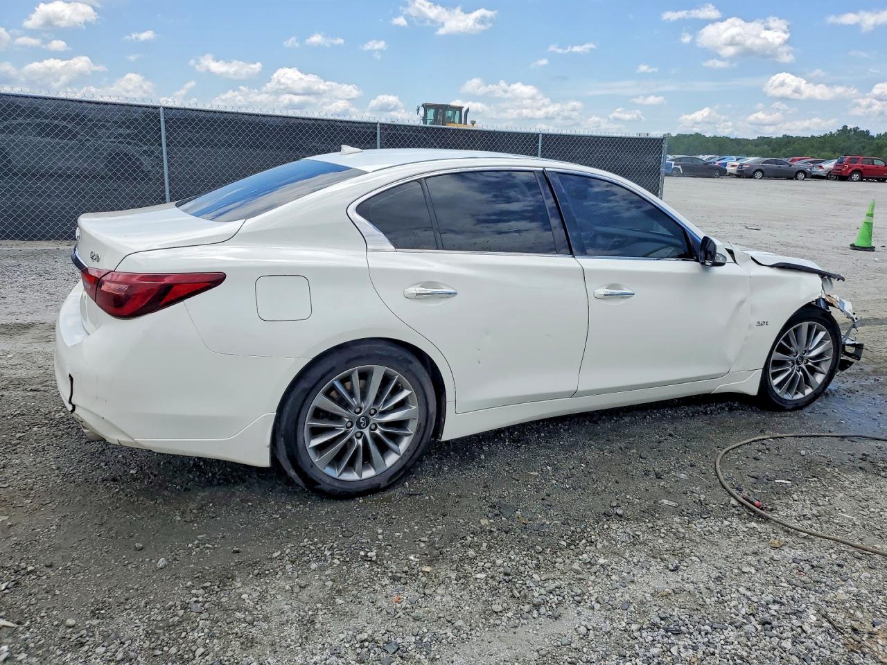 INFINITI Q50 3.0t Luxe