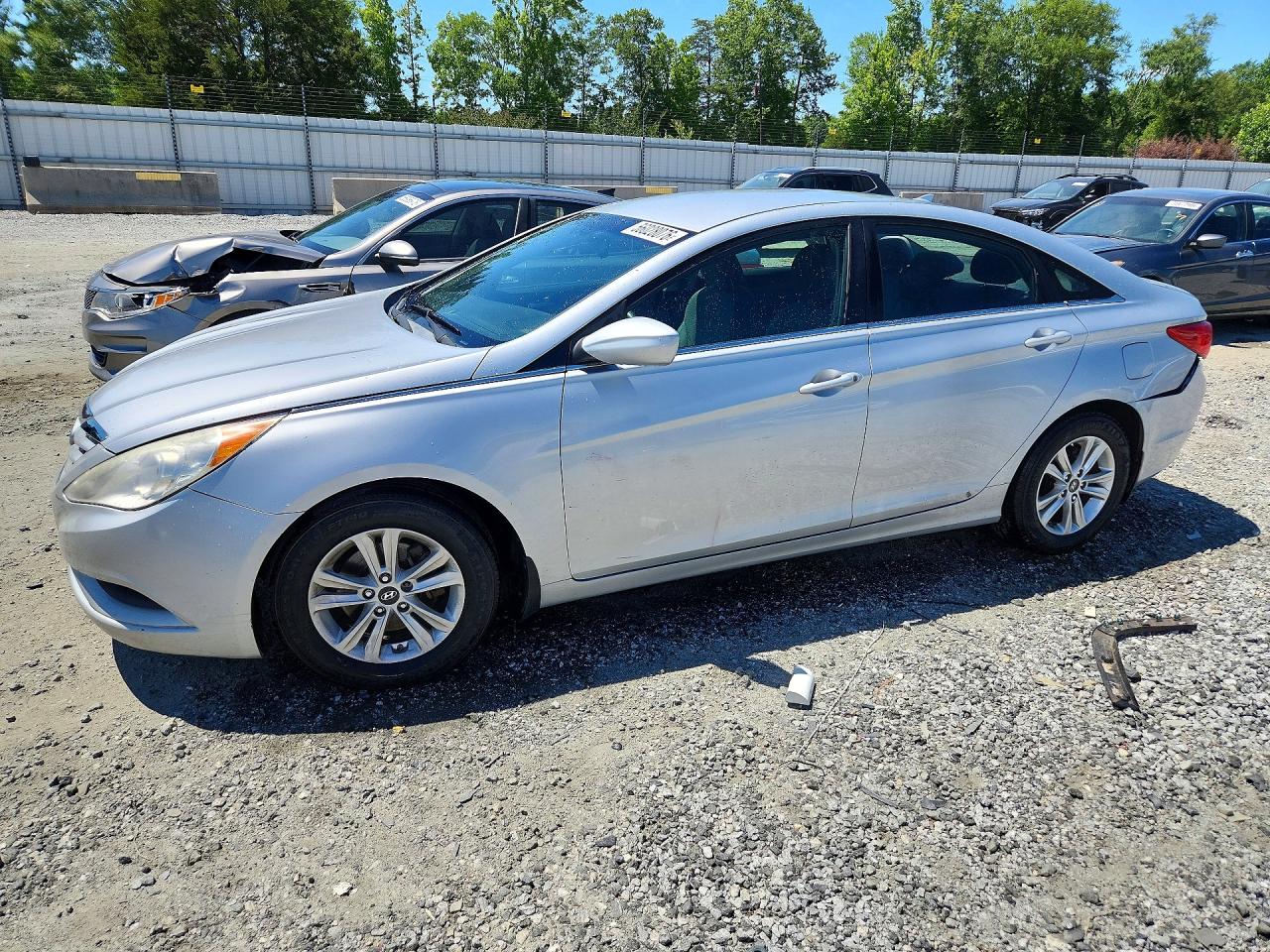 Salvage Hyundai SONATA Image