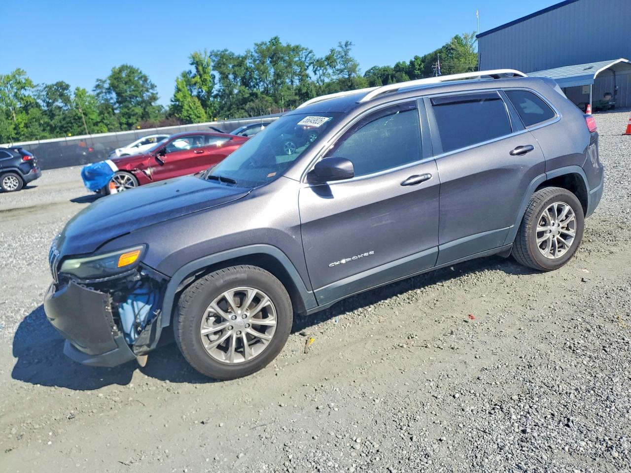 Salvage Jeep Cherokee Image