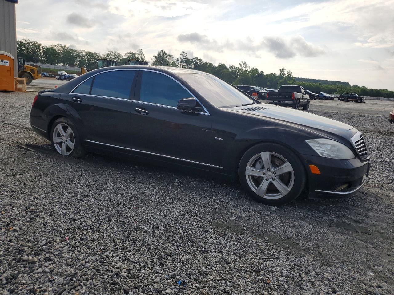 Mercedes-Benz S-Class 550