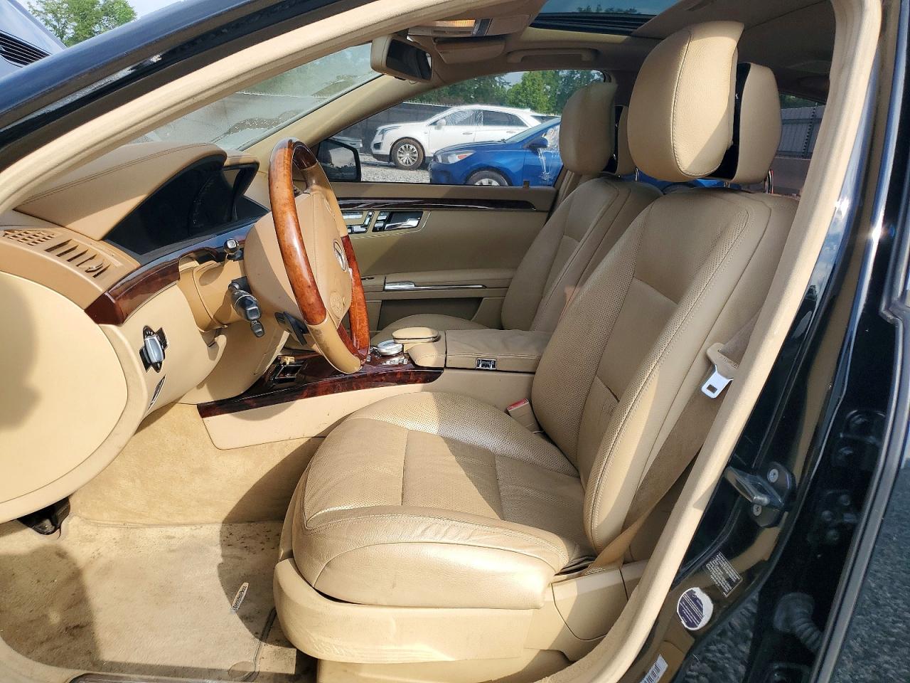 Mercedes-Benz S-Class 550
