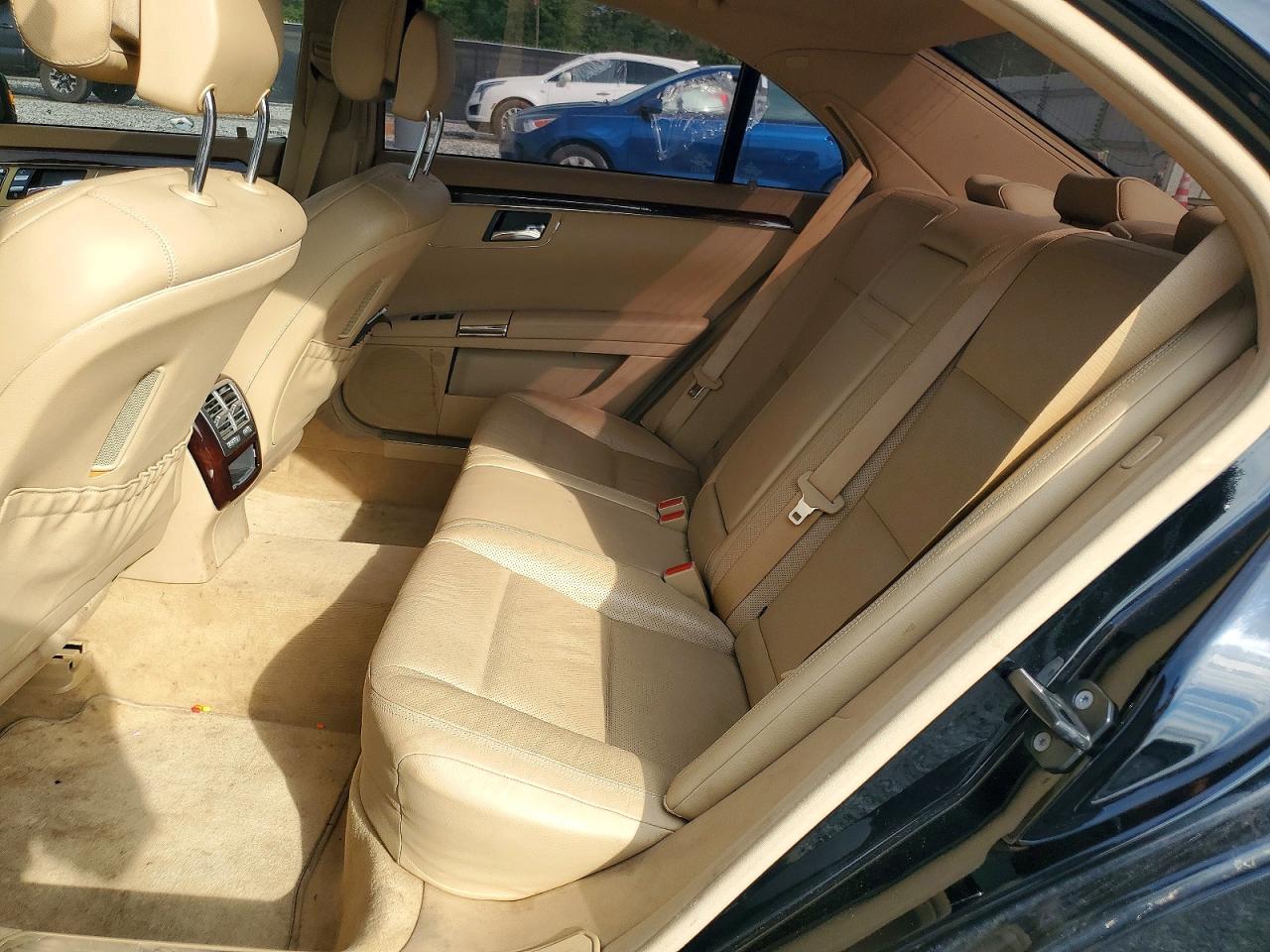 Mercedes-Benz S-Class 550