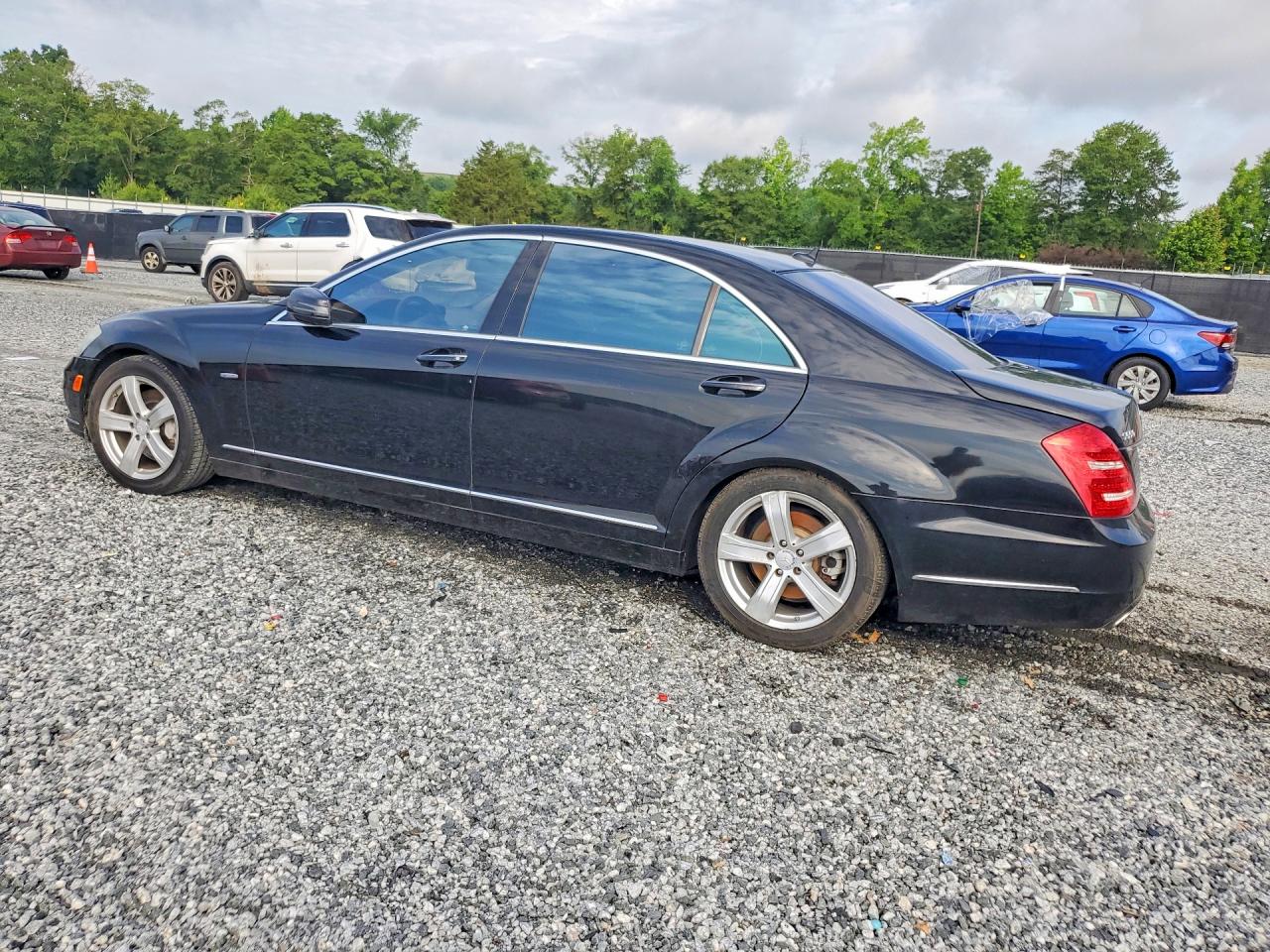 Mercedes-Benz S-Class 550