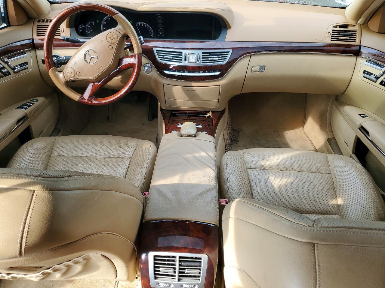 Mercedes-Benz S-Class 550
