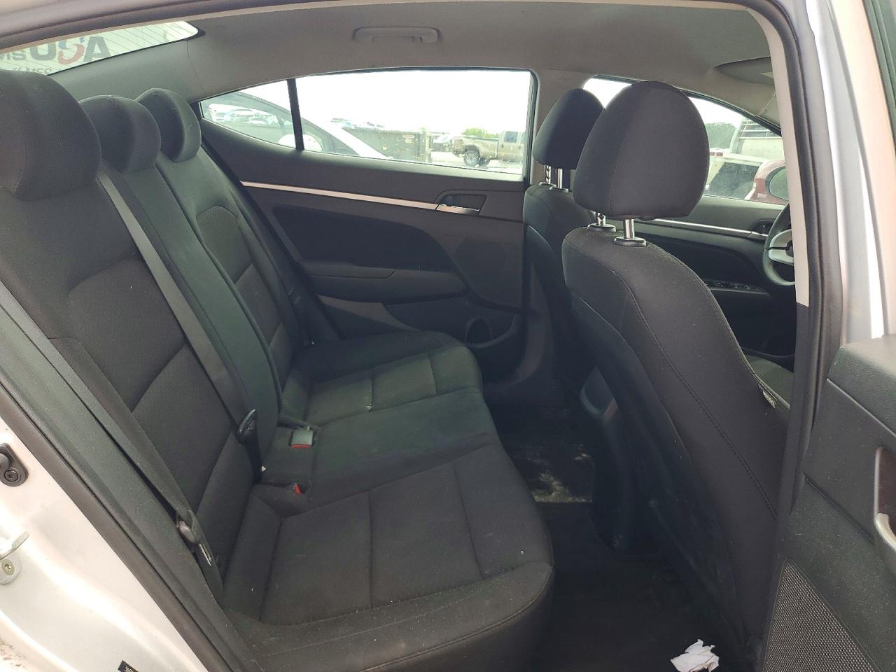 Hyundai ELANTRA Sel