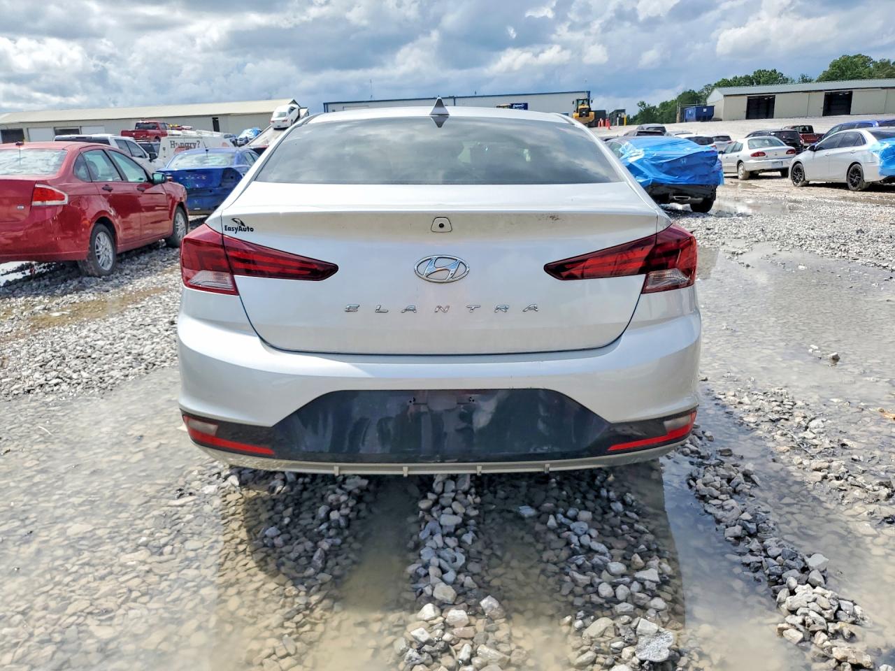 Hyundai ELANTRA Sel