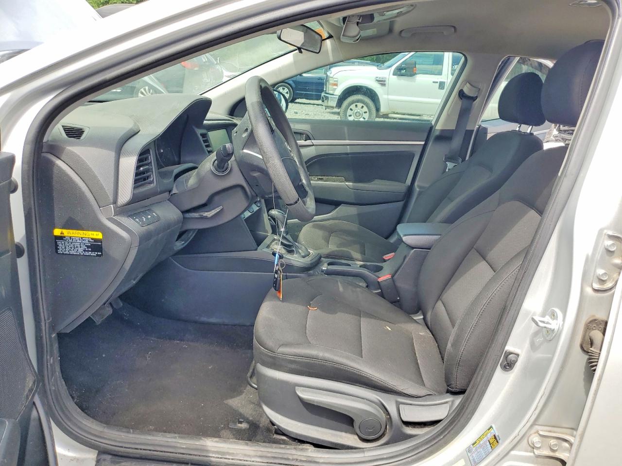 Hyundai ELANTRA Sel