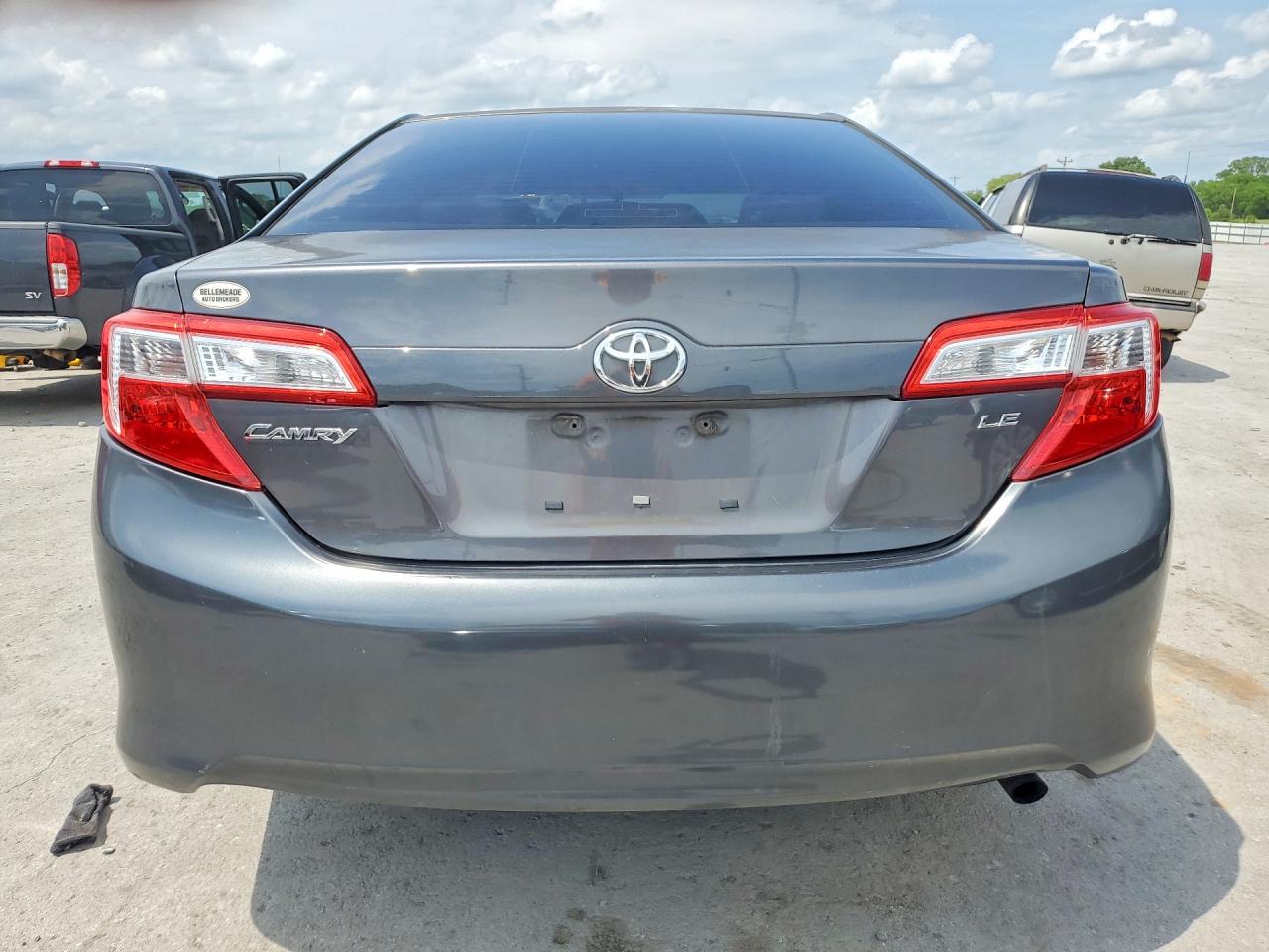 Toyota Camry Le