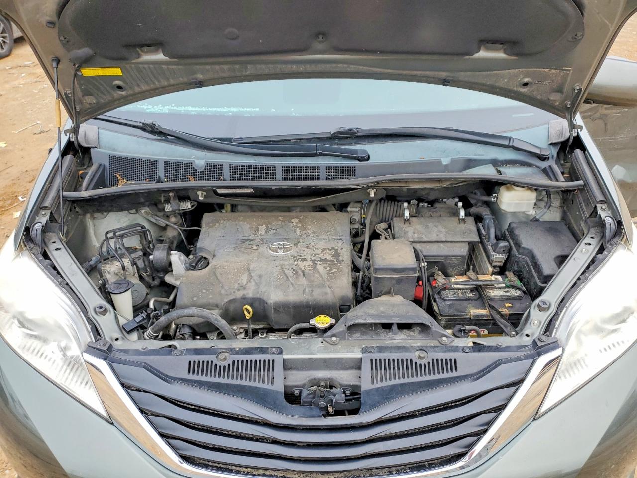 Toyota Sienna Le