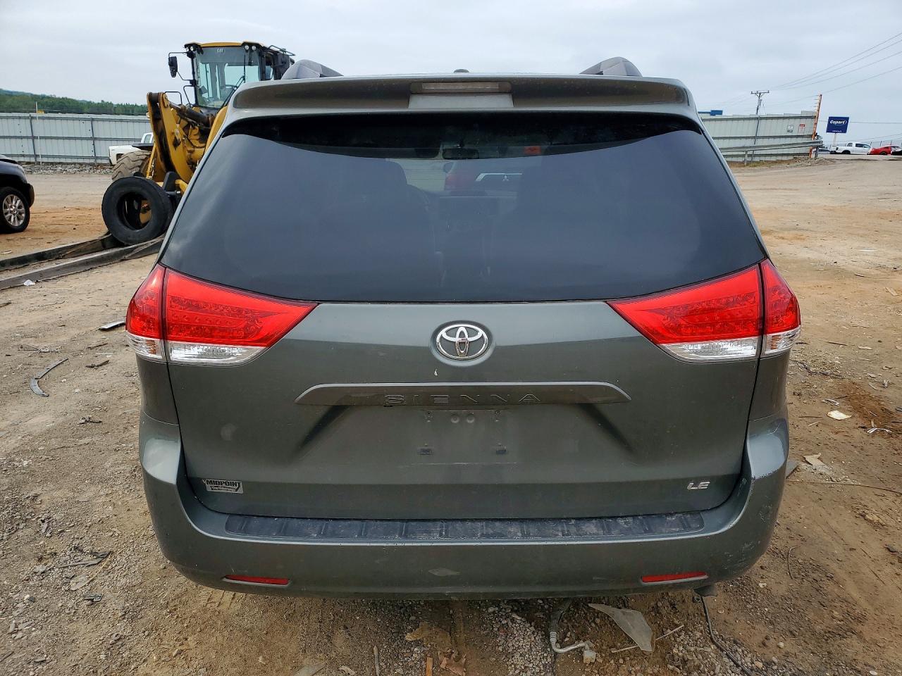 Toyota Sienna Le