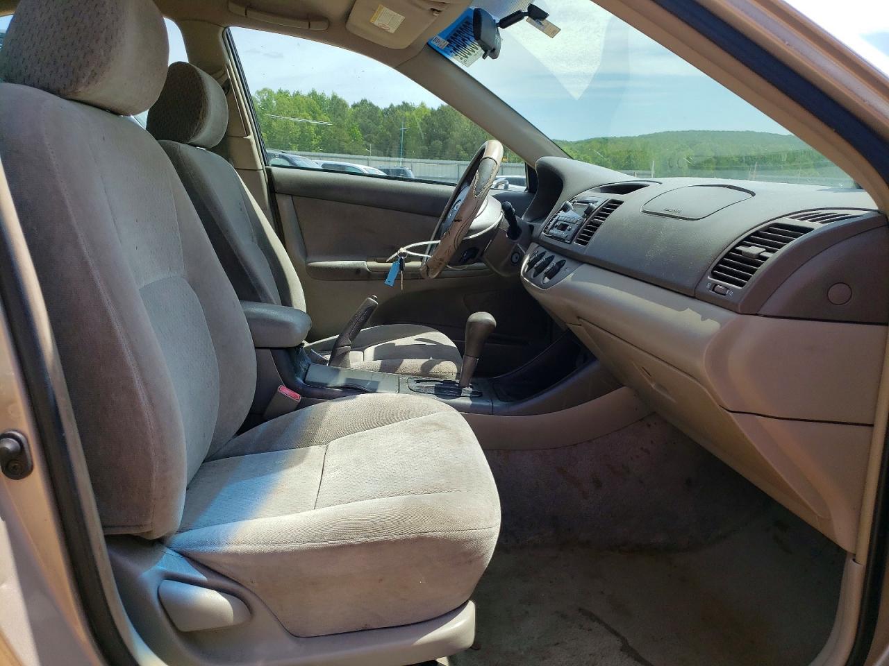Toyota Camry Le V6