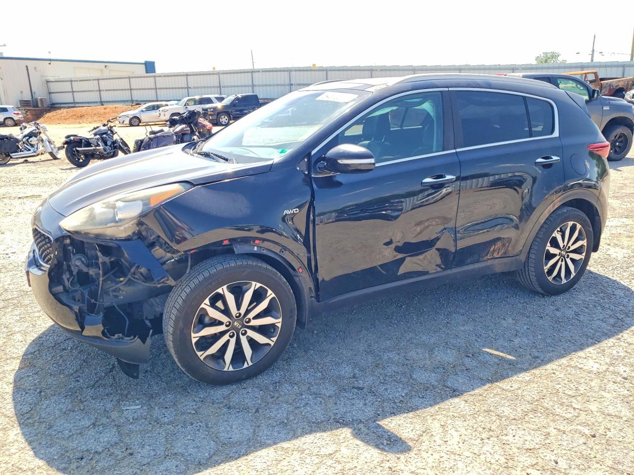 Salvage Kia Sportage Image