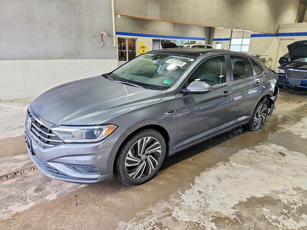 Salvage Volkswagen Jetta Image