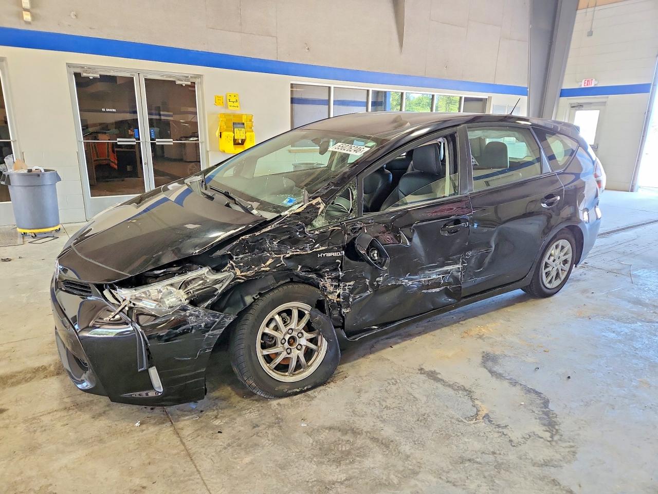 Salvage Toyota Prius Image