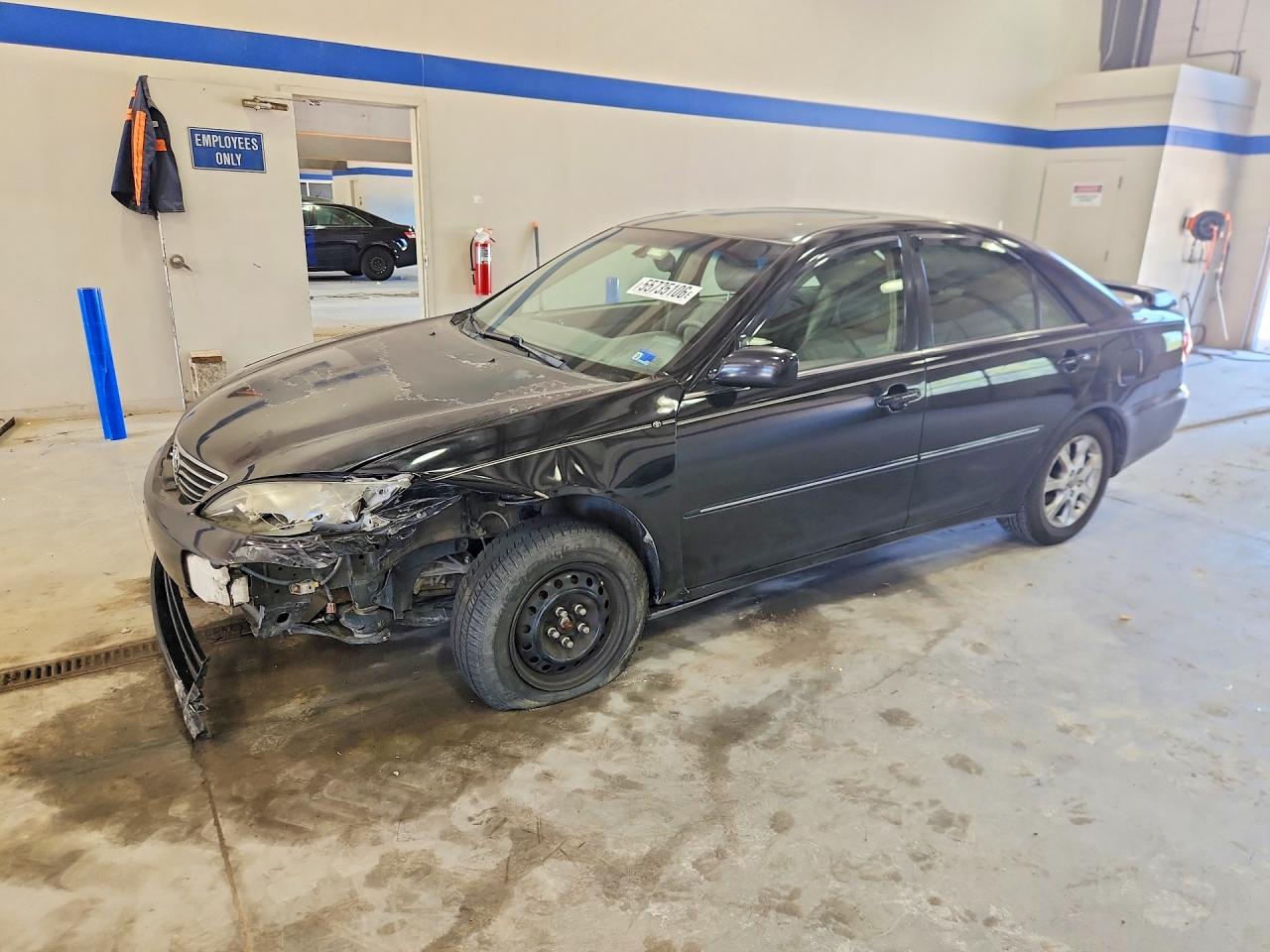 Salvage Toyota Camry Image