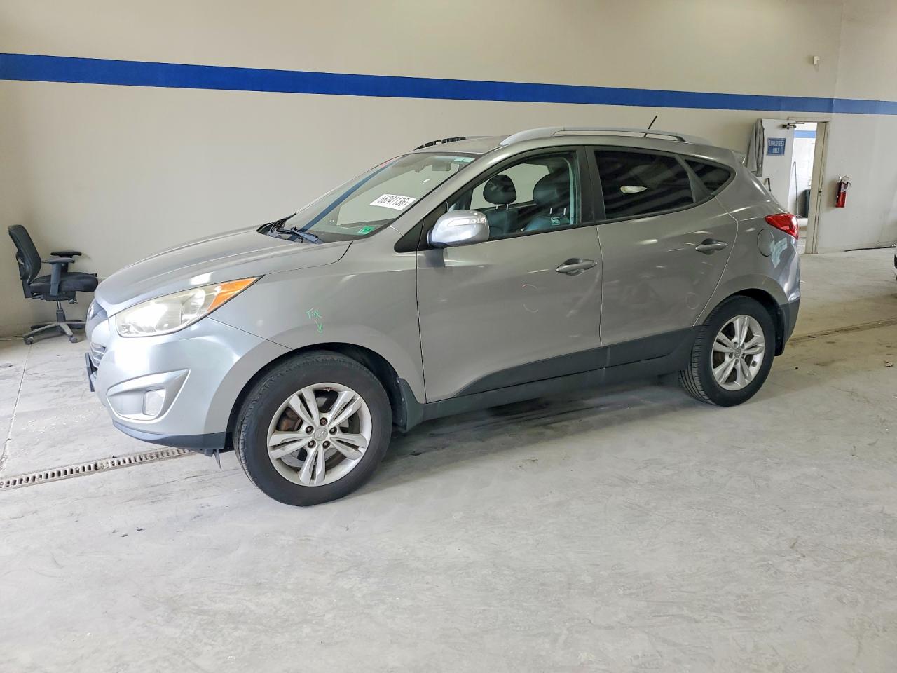 Salvage Hyundai TUCSON Image