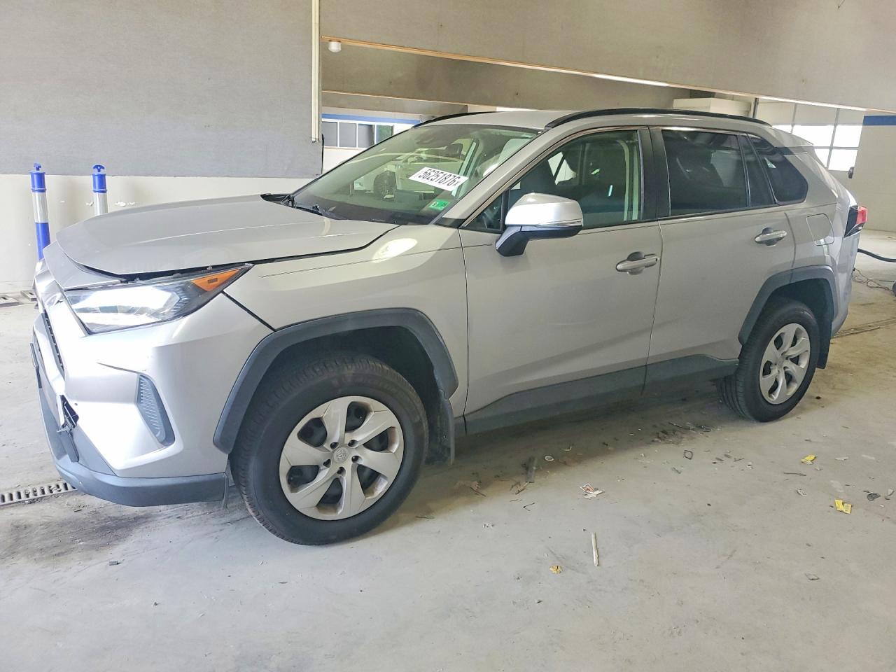 Salvage Toyota RAV4 Image