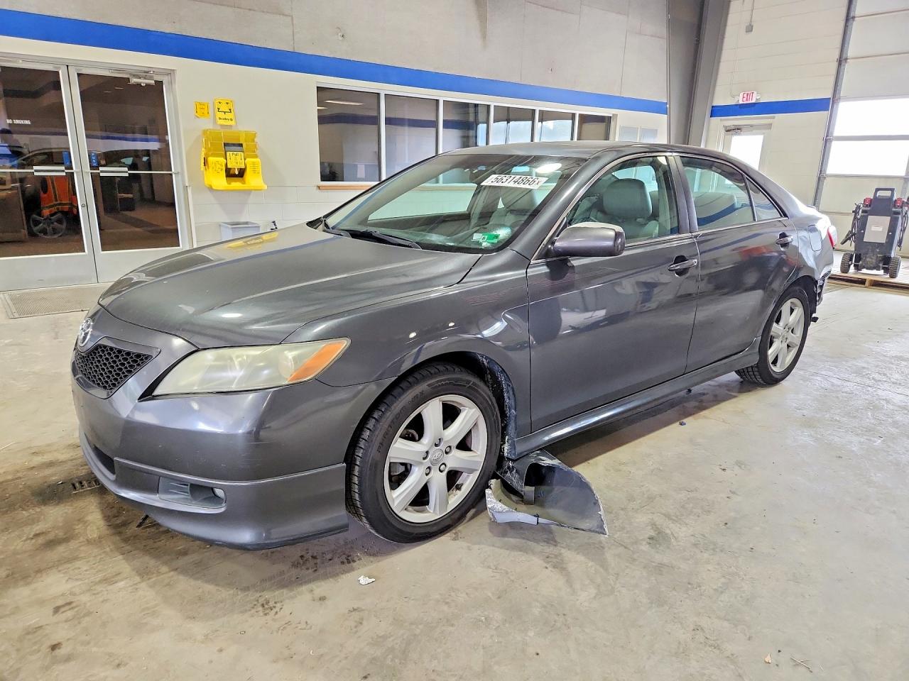 Salvage Toyota Camry Image