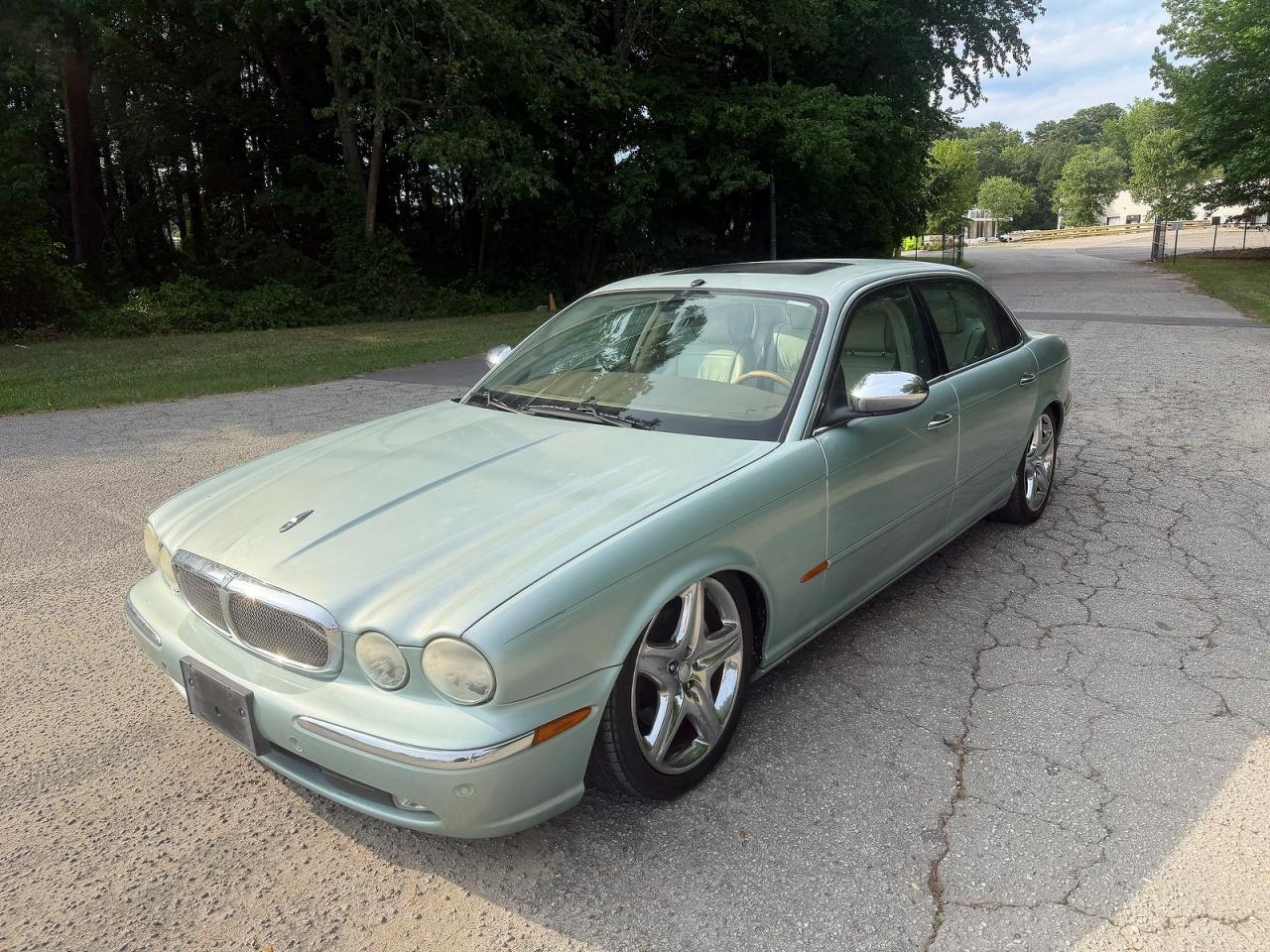 Jaguar XJ
