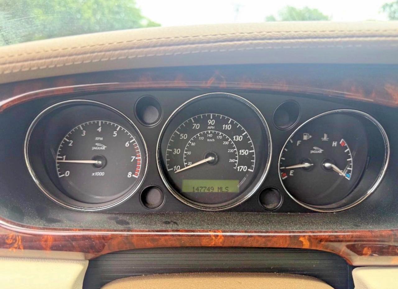 Jaguar XJ