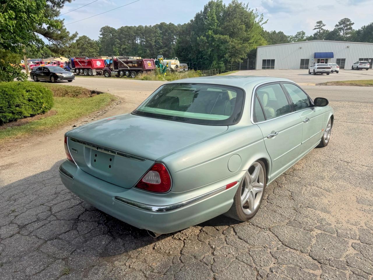 Jaguar XJ