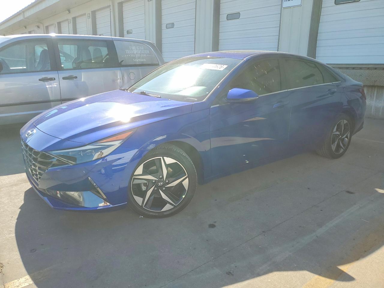 Salvage Hyundai ELANTRA Image